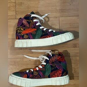 FARM RIO LEOPARD MUSHROOM FLATFORM HIGHTOP SNEAKER
Size 7.5